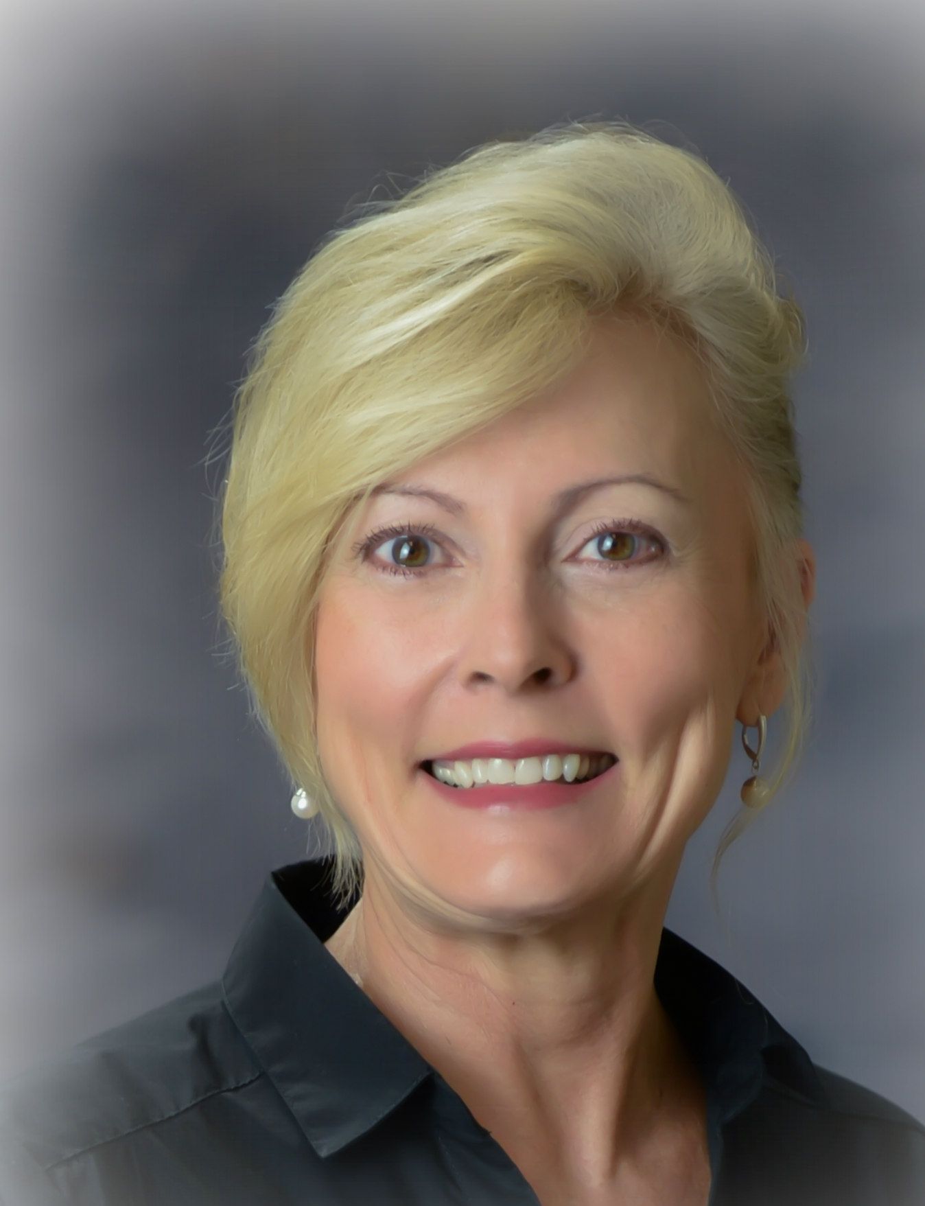 Agent Photo of Lynn